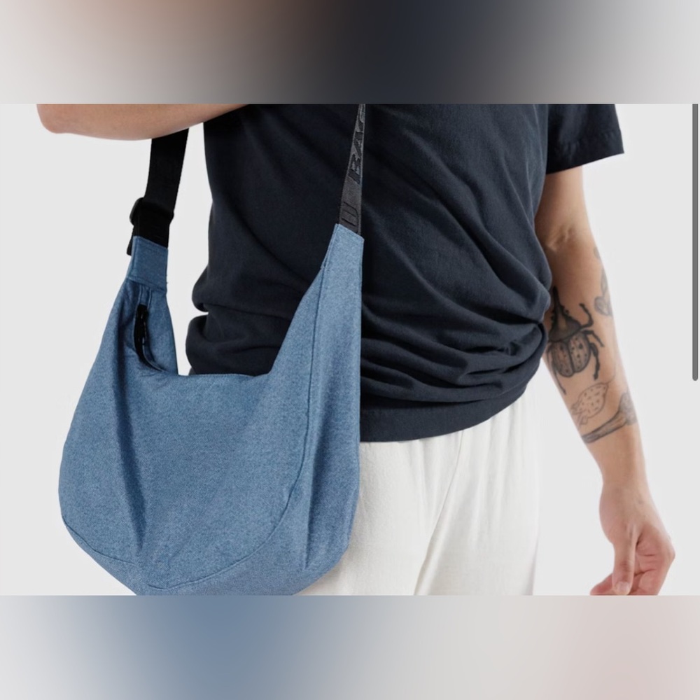 🌟NWT BAGGU digital denim medium crescent bag